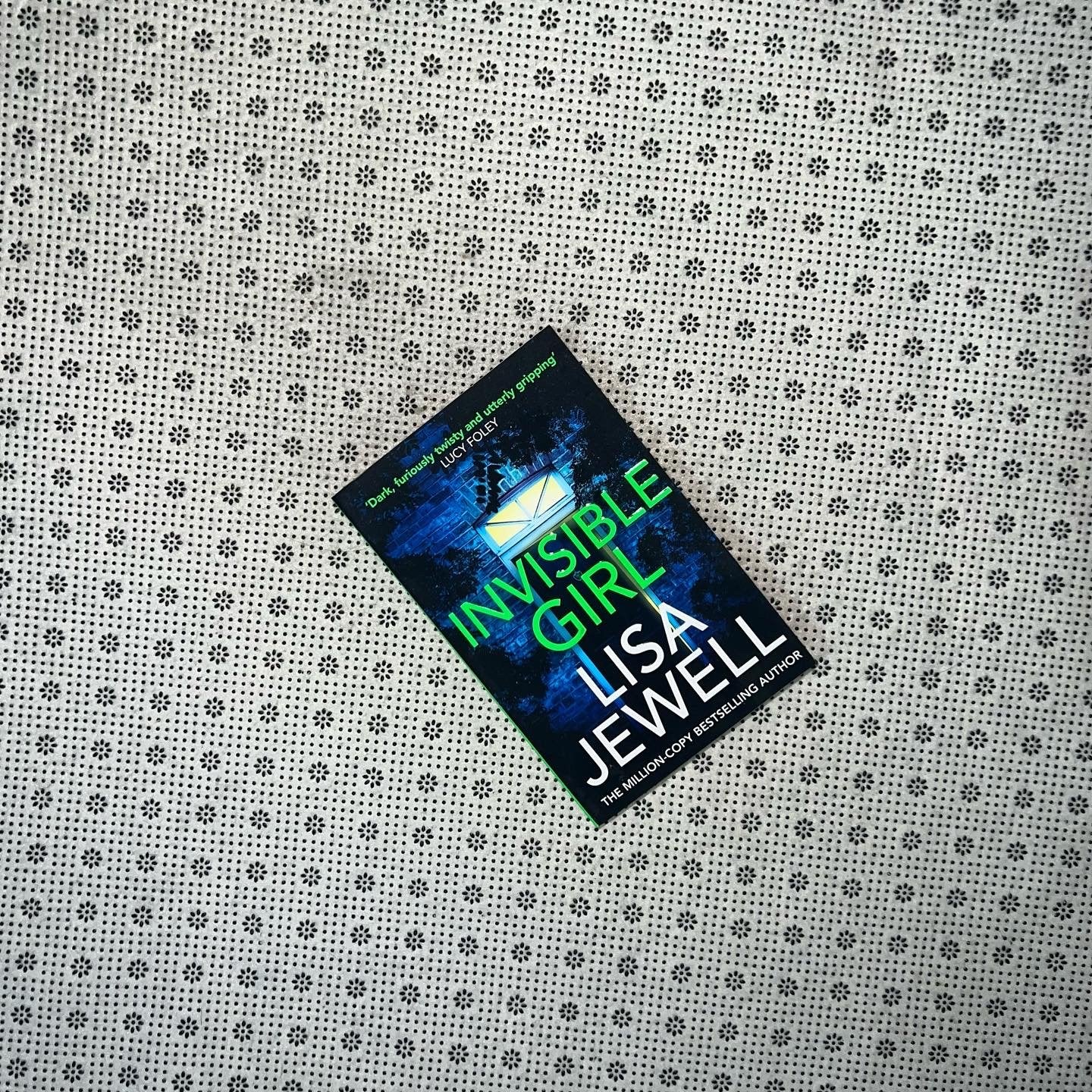 invisible girl by lisa jewell