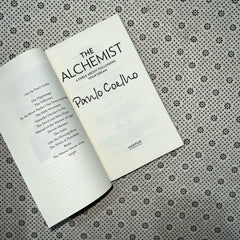the alchemist by paulo coelho