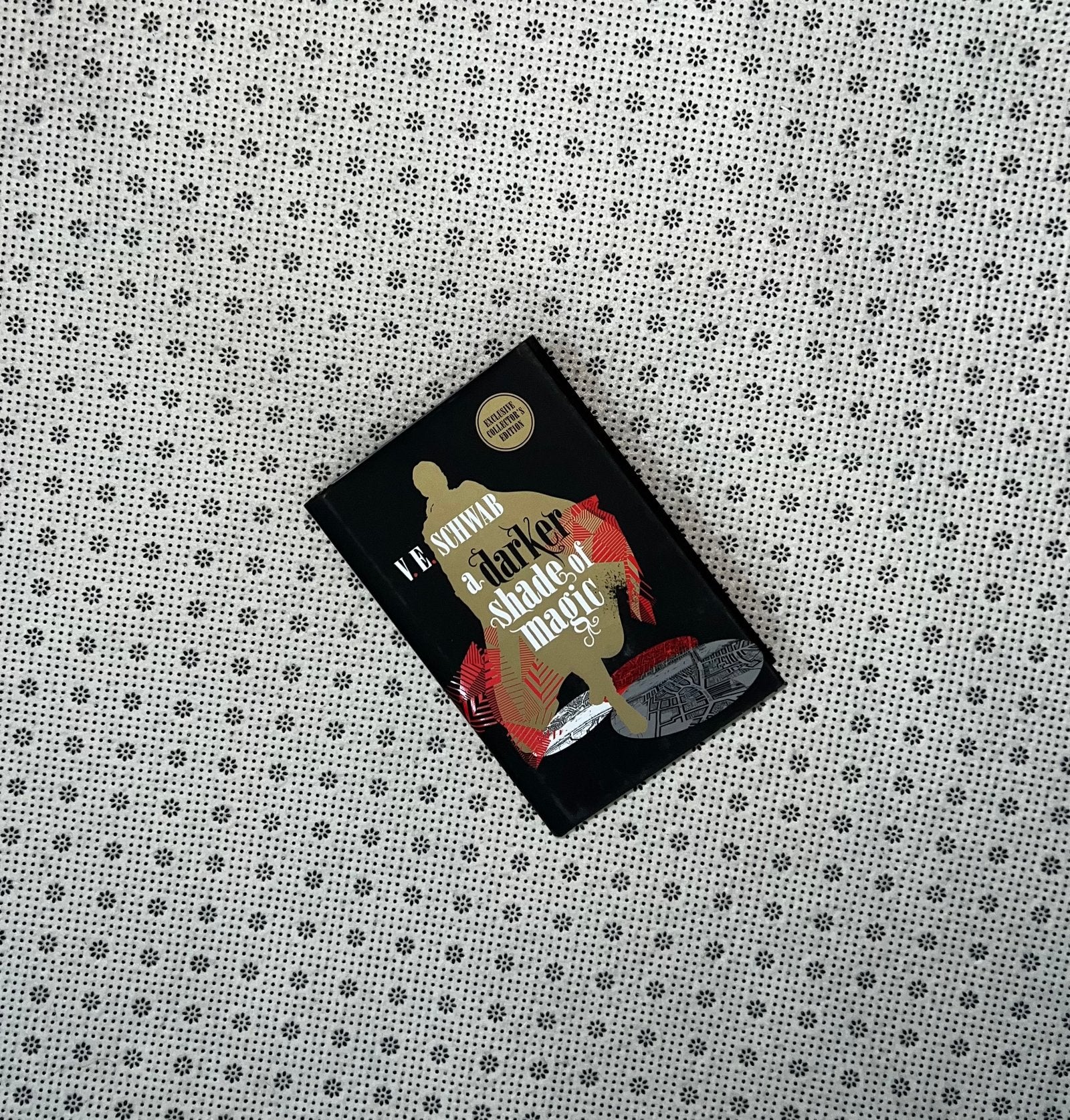 a darker shade of magic shades of magic series book 1 by v e schwab 1