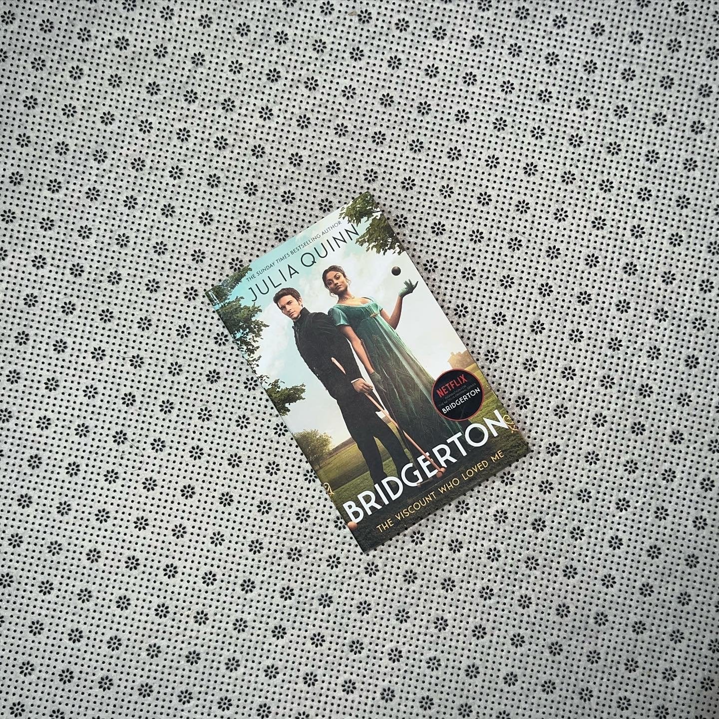 the viscount who loved me the bridgerton series book 2 tv tie in edition by julia quinn