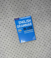 ENGLISH GRAMMAR IN USE BOOK WITH ANSWERS: A Self-Study Reference and Practice Book for Intermediate Learners of English by Raymond Murphy