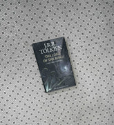 THE TWO TOWERS: The Lord Of the Rings Series (Book 2) by J.r.r. Tolkien