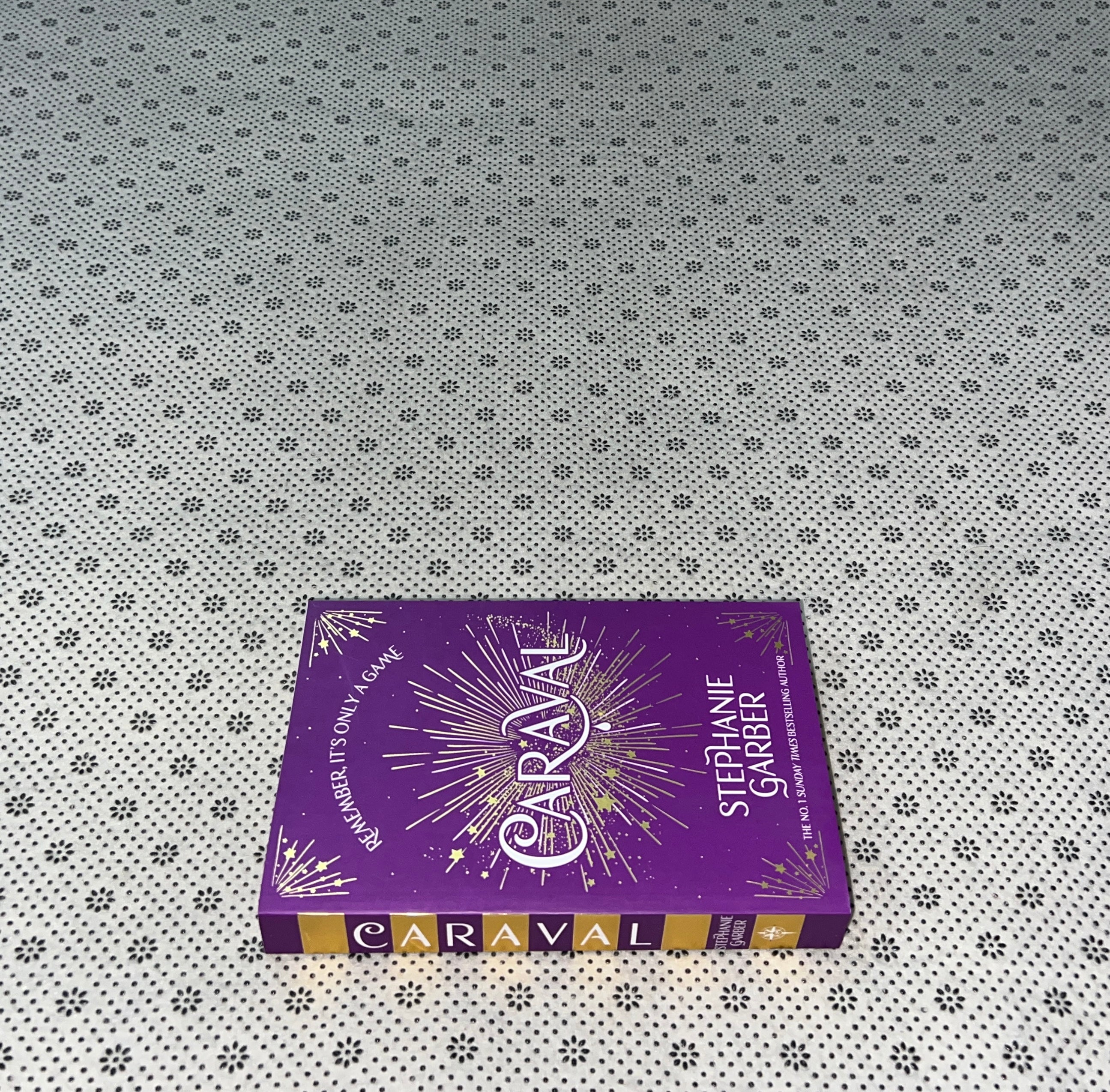 CARAVAL: CARAVAL SERIES (BOOk 1) by Stephanie Garber