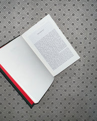 FOUR TRAGEDIES: HAMLET, OTHELLO, KING LEAR, MACBETH (Penguin Clothbound Classics) by William Shakespeare