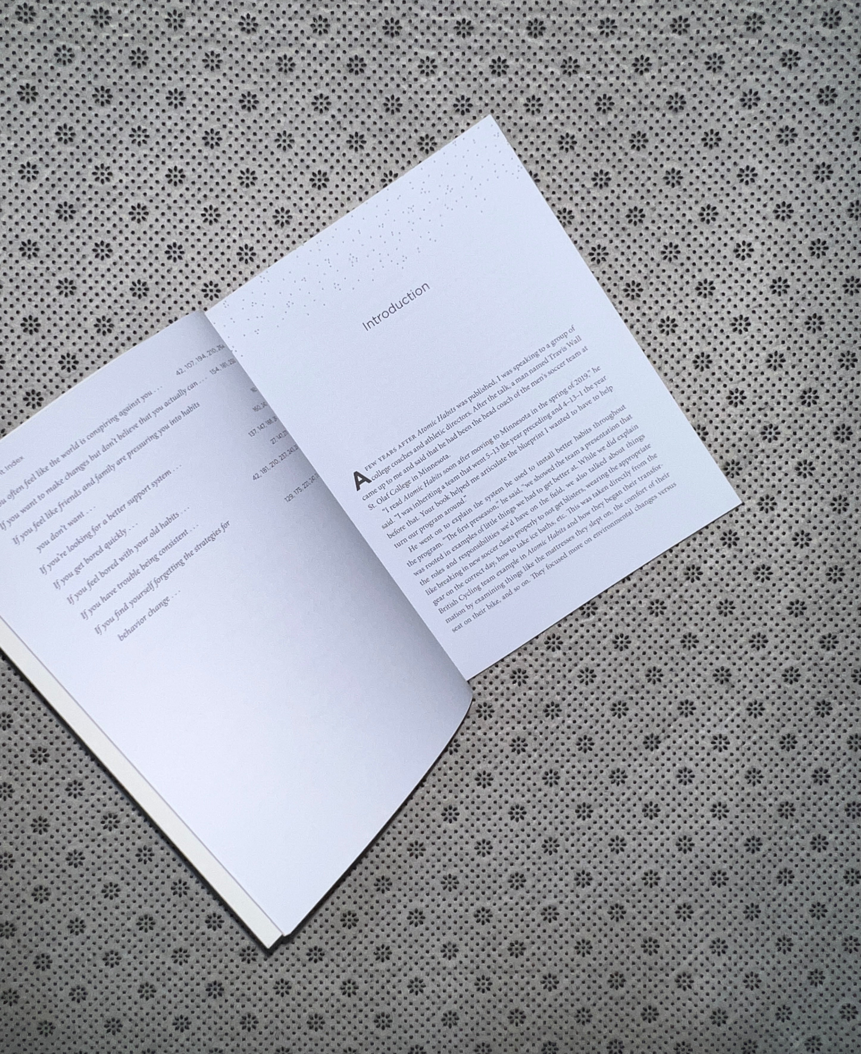 THE ATOMIC HABITS WORKBOOK: SIMPLE EXERCISES FOR BUILDING THE LIFE YOU WANT by James Clear