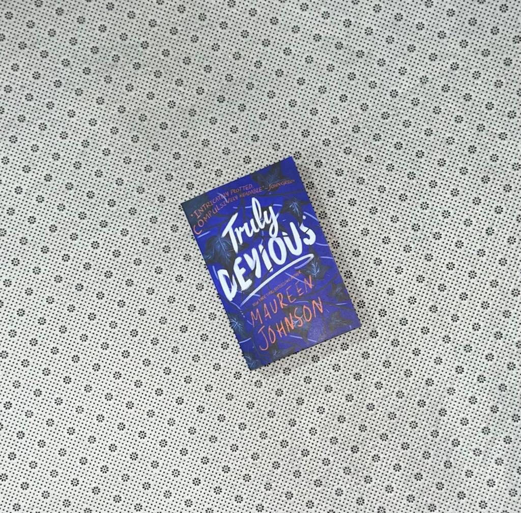 truly devious truly devious series book 1 by maureen johnson
