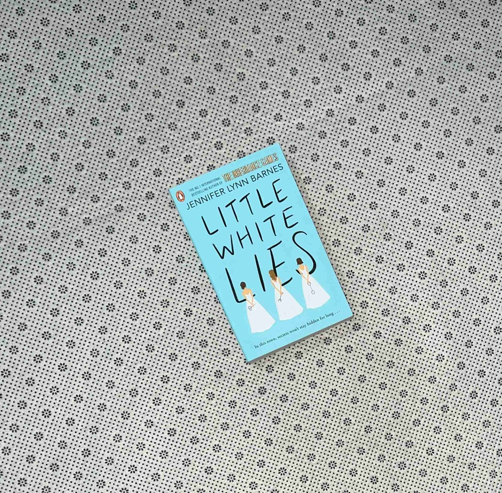 little white lies the debutantes series book 1 by jennifer lynn barnes