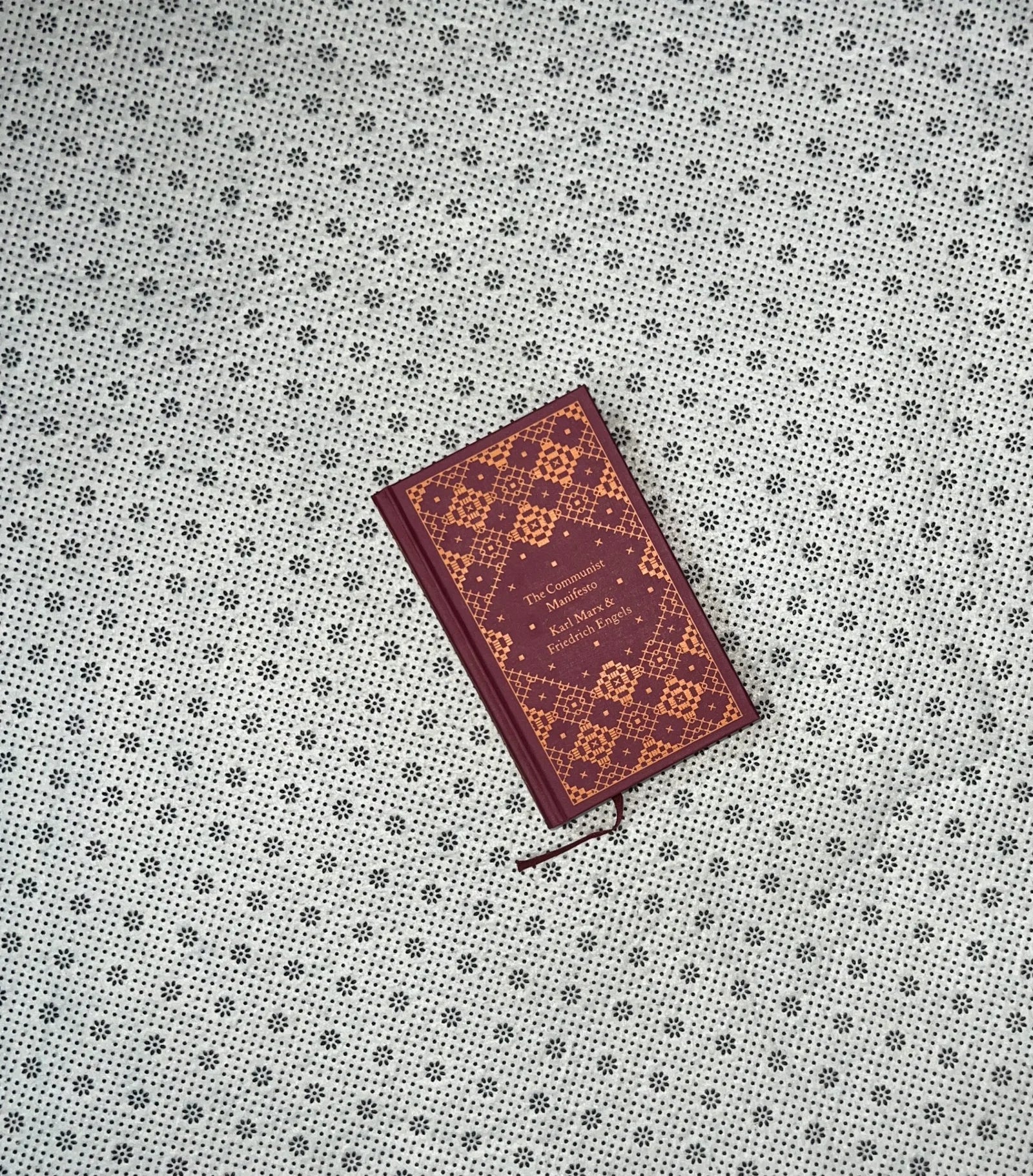 the communist manifesto penguin pocket clothbound classics by friedrich engels karl marx