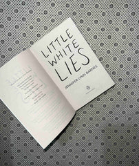 little white lies the debutantes series book 1 by jennifer lynn barnes