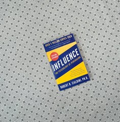 influence new and expanded the psychology of persuasion by robert b cialdini