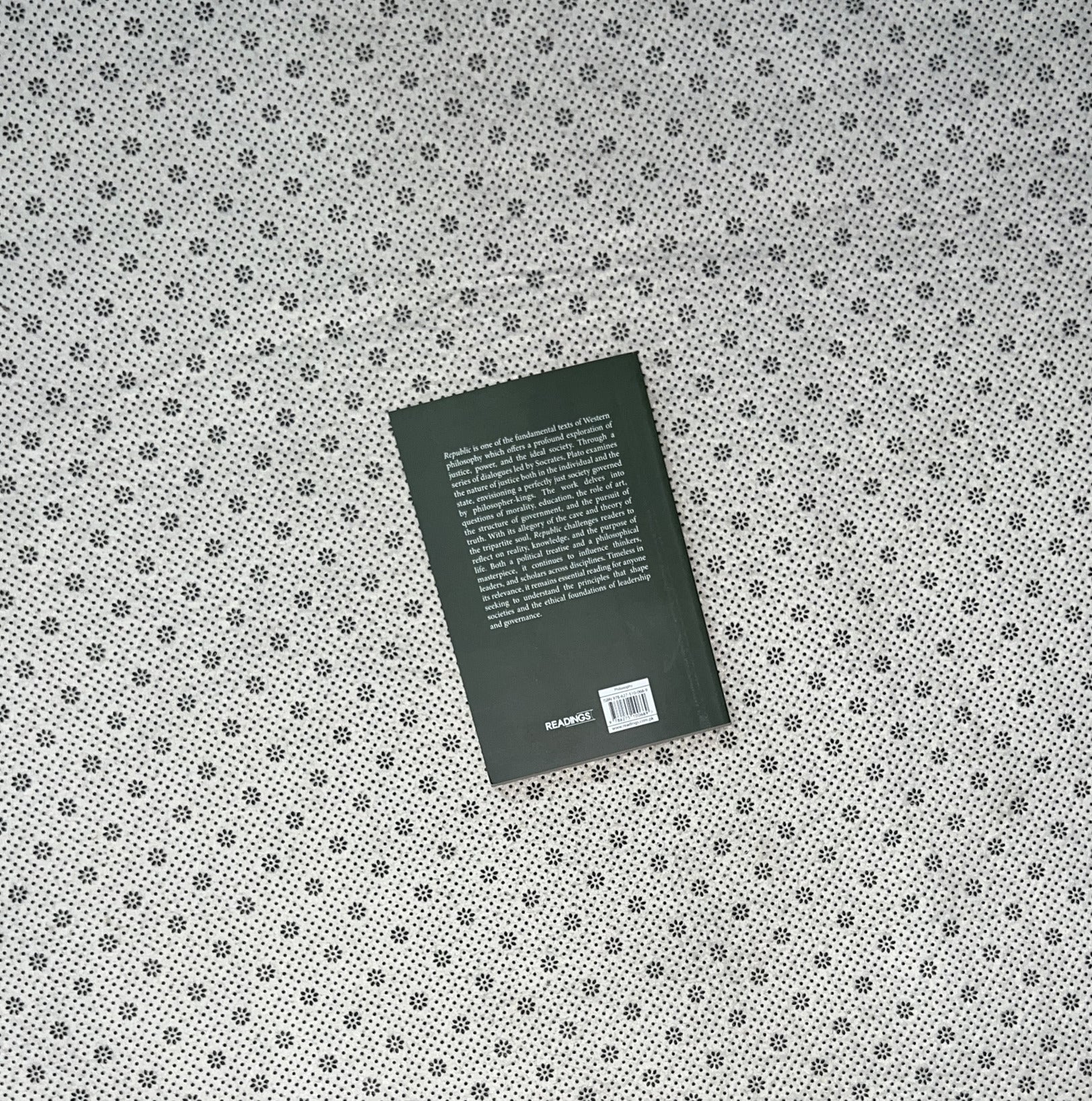 REPUBLIC (Readings Classics) by Plato