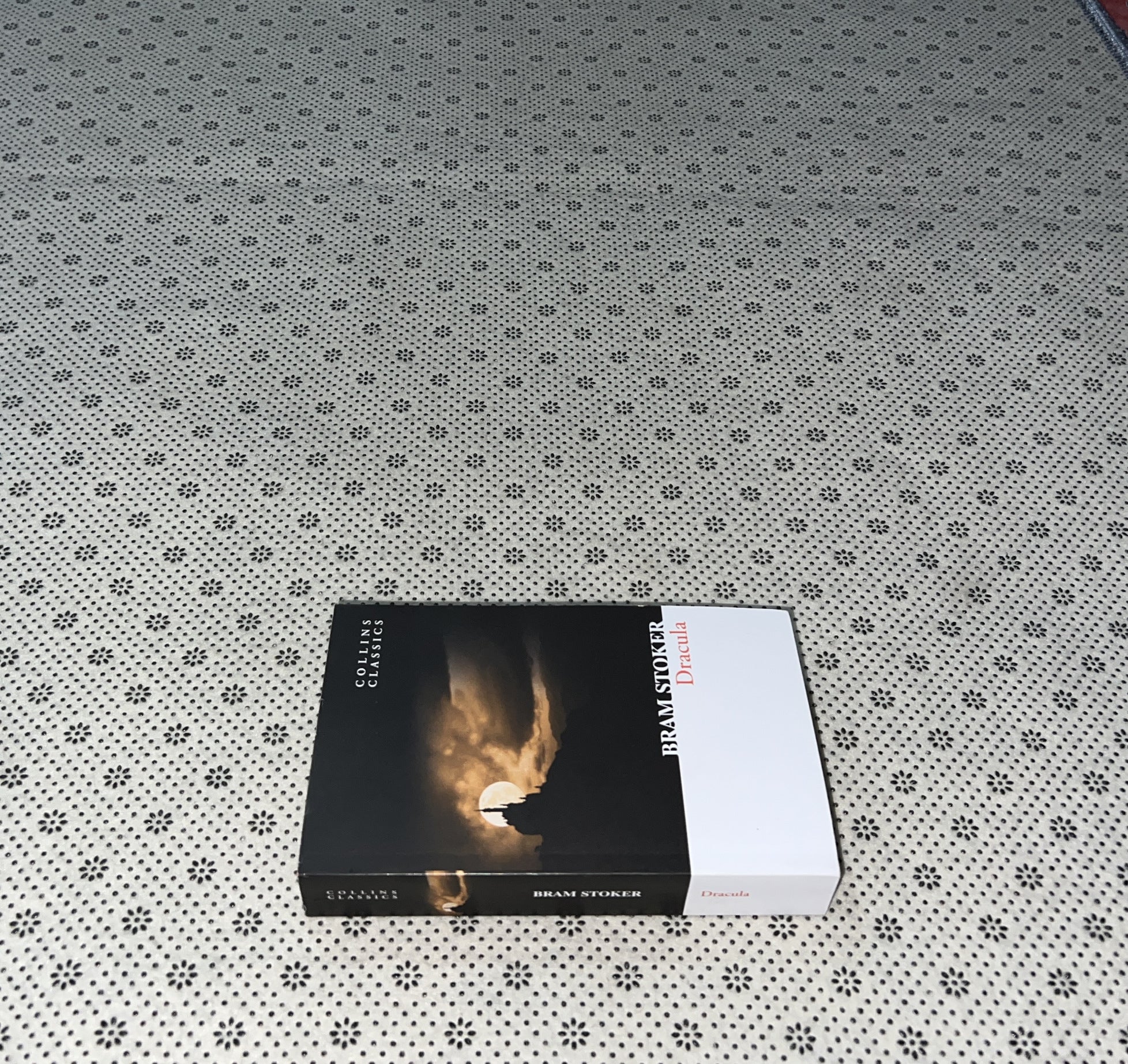 DRACULA (Collins Classics) by Bram Stoker