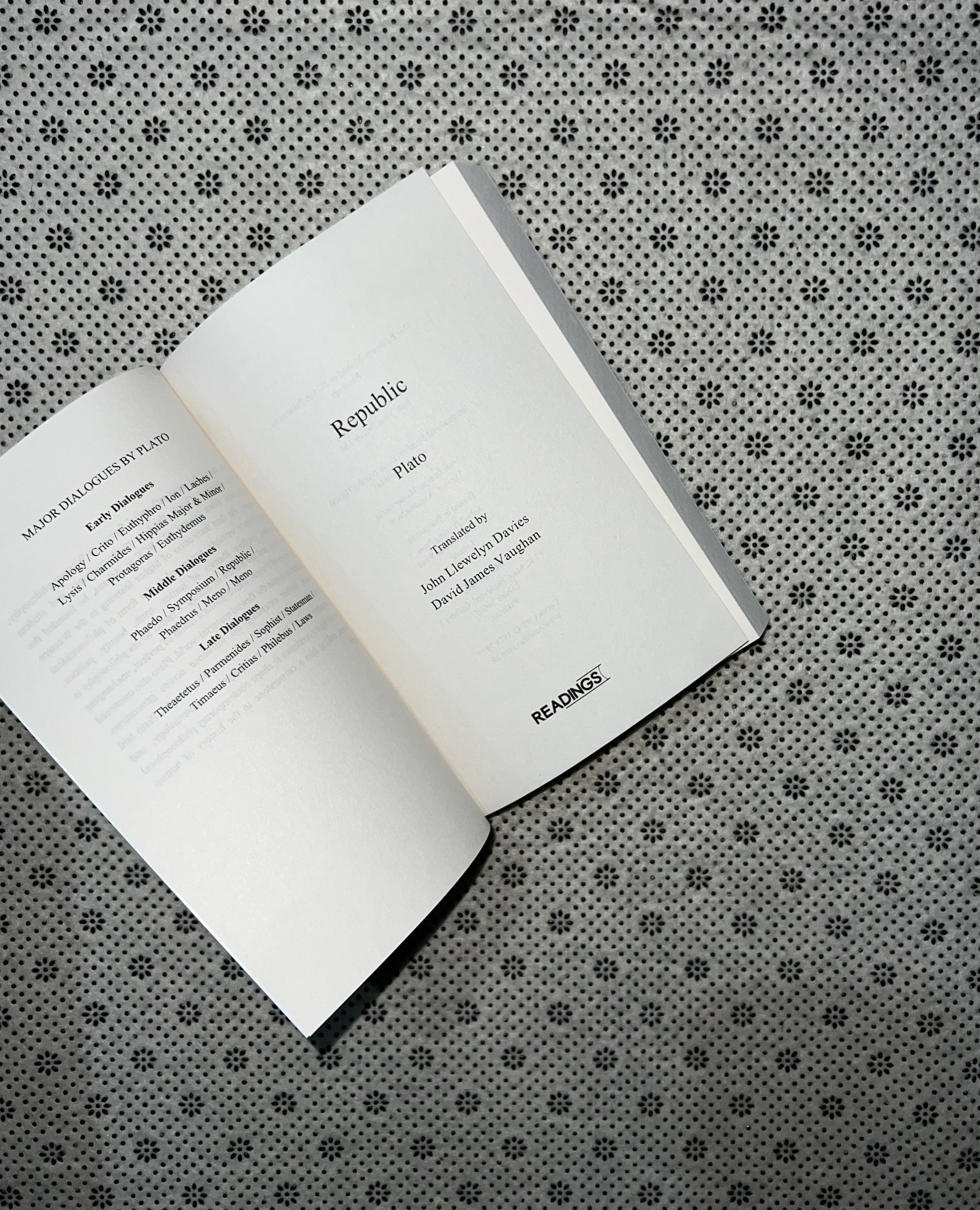 REPUBLIC (Readings Classics) by Plato