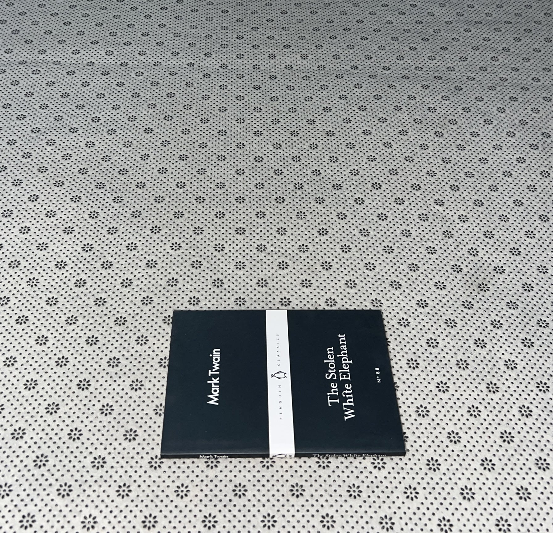 THE STOLEN WHITE ELEPHANT by Mark Twain