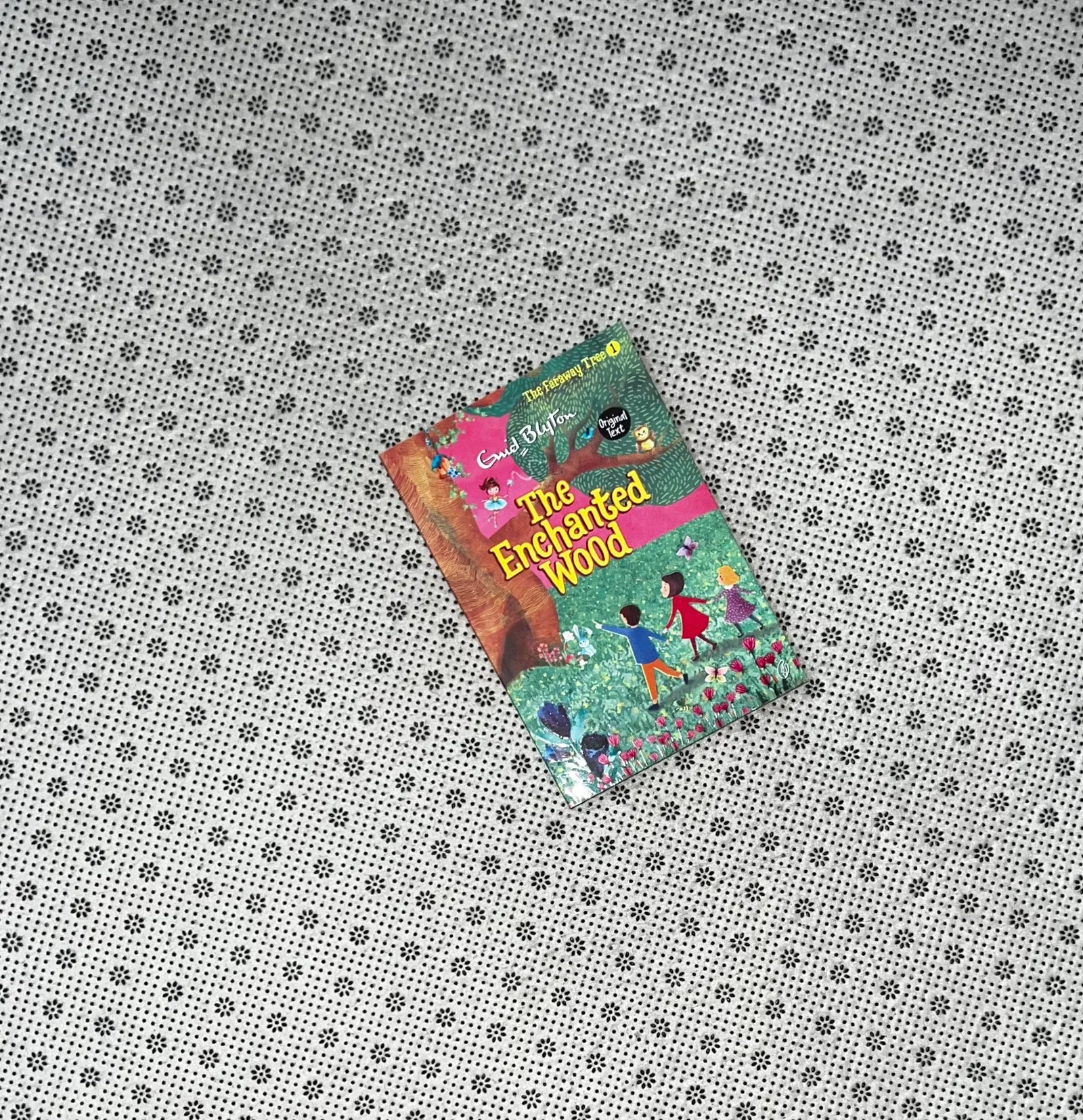 the enchanted wood the faraway tree series book 1 by enid blyton