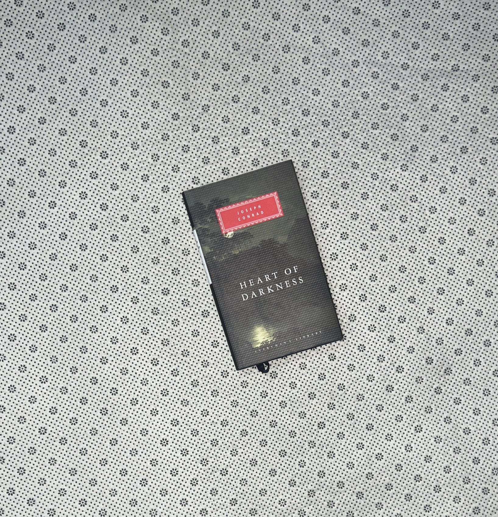 HEART OF DARKNESS (Everyman's Library Classics) by Joseph Conrad