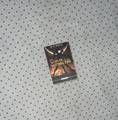 THE WAR OF THE WORLDS (Readings Classics) by H.G. Wells