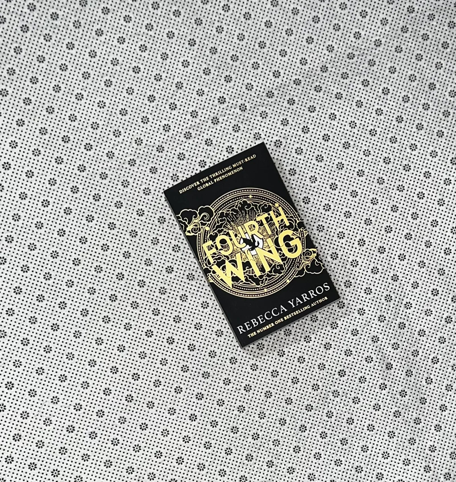 fourth wing the empyrean series book 1 by rebecca yarros 2