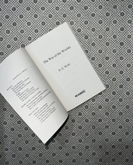 THE WAR OF THE WORLDS (Readings Classics) by H.G. Wells