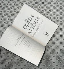 the queen of attolia queens thief series book 2 by megan whalen turner