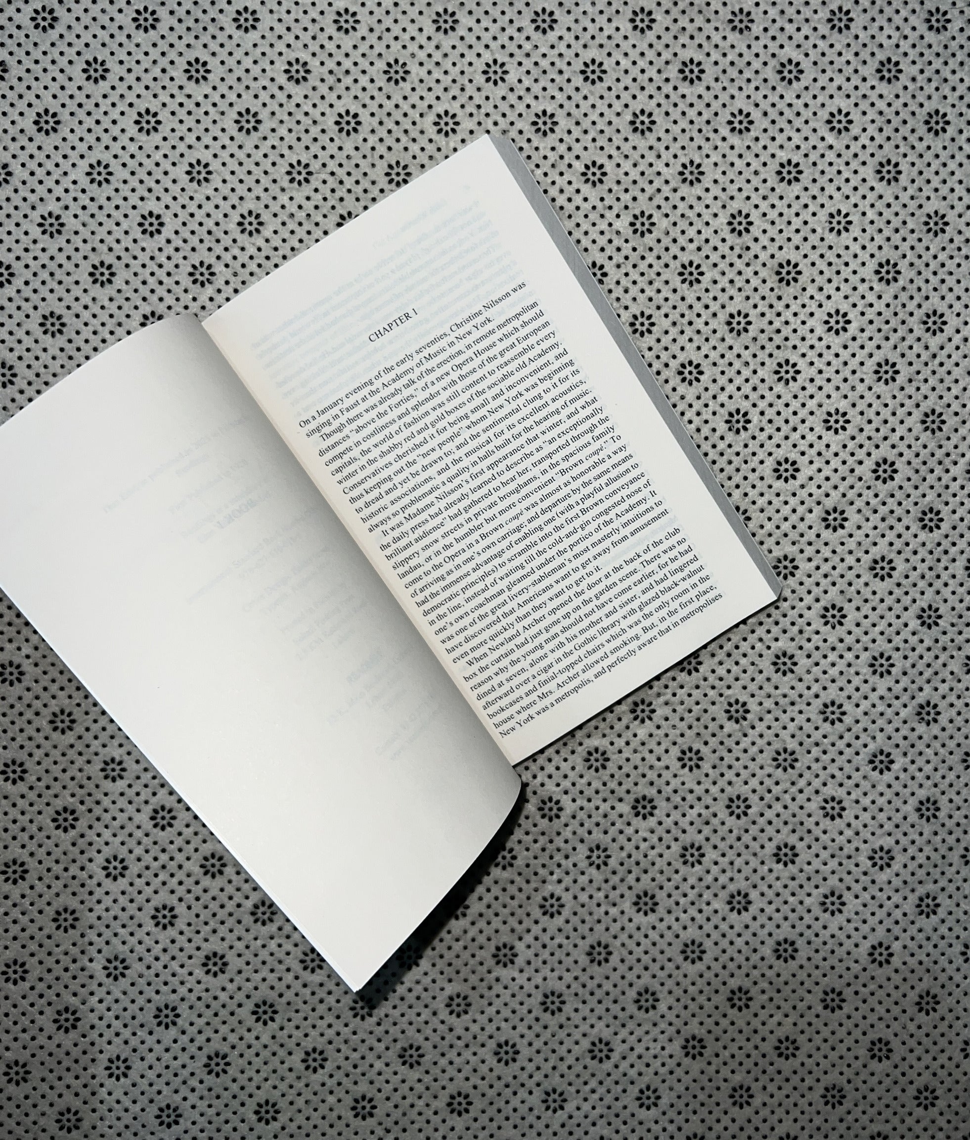 THE AGE OF INOCENCE (Readings Classics) by Edith Wharton