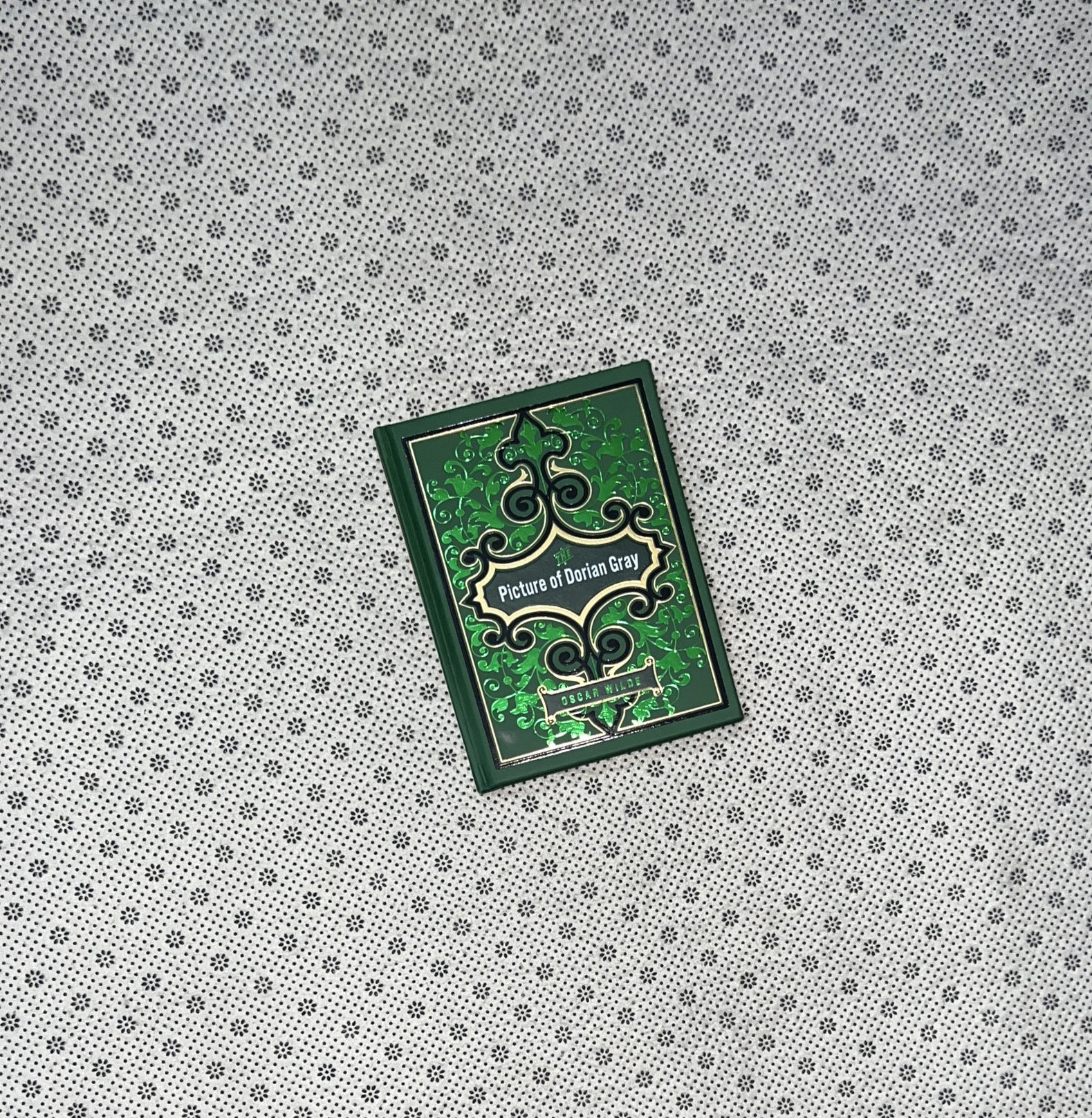 THE PICTURE OF DORIAN GRAY (Chartwell Deluxe Editions) by Oscar Wilde