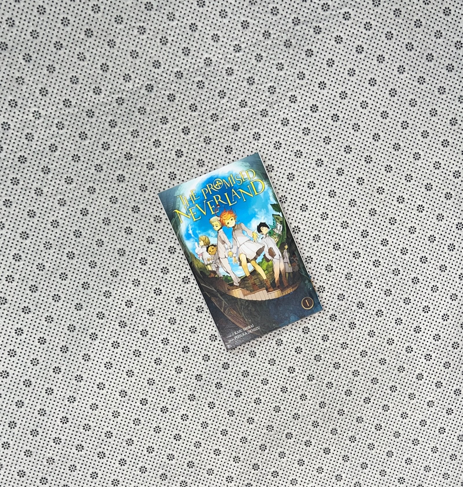 the promised neverland series volume 1 by kaiu shirai