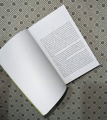 the goldfinch by donna tartt