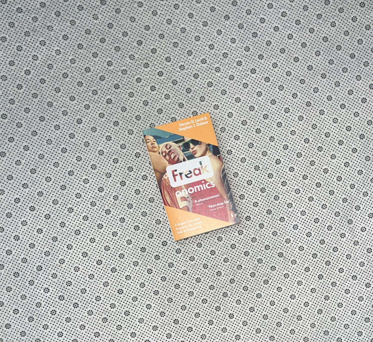 FREAKONOMICS by Steven D. Levitt and Stephen J. Dubner