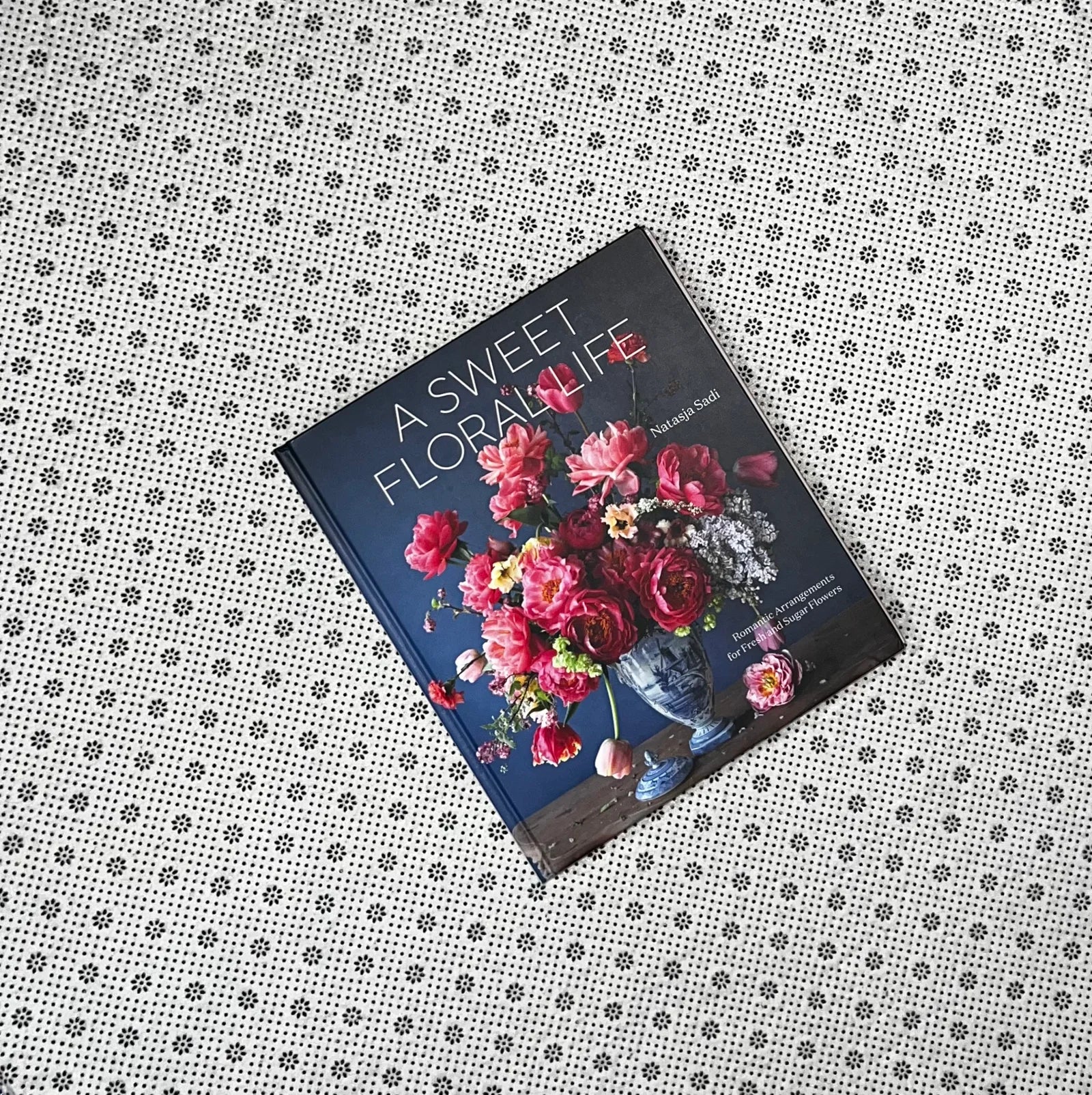 a sweet floral life romantic arrangements for fresh and sugar flowers by natasja sadi