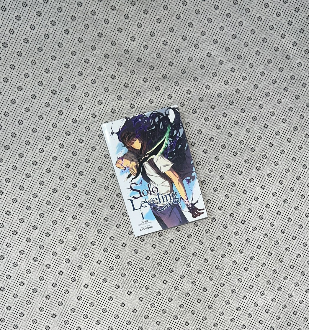 SOLO LEVELING (Solo Leveling) by Chugong