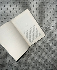 NEVER KISS YOUR ROOMMATE by Philine Harms