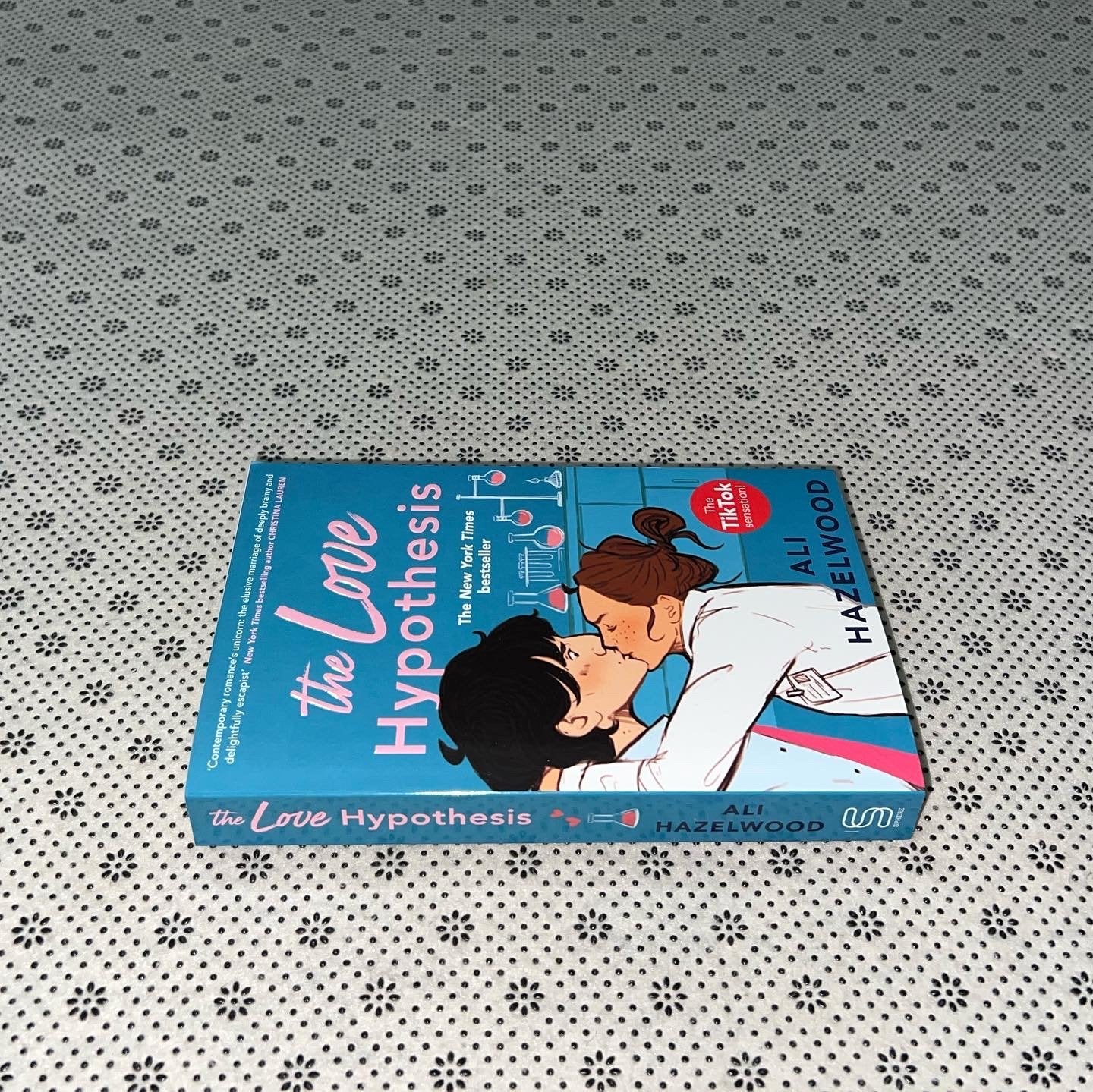 the love hypothesis by ali hazelwood