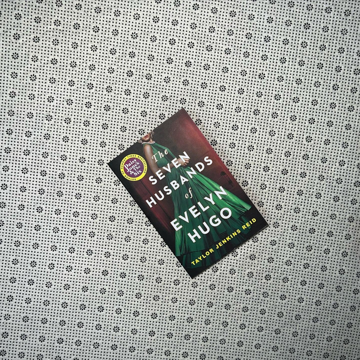 the seven husbands of evelyn hugo by taylor jenkins reid
