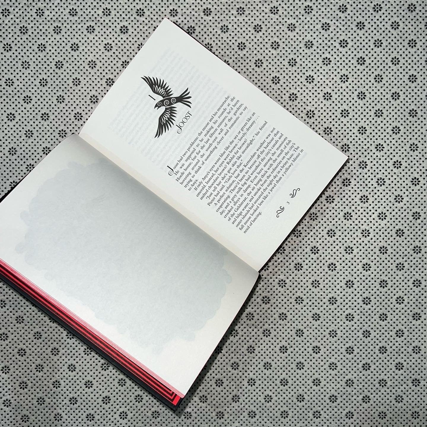 six of crows six of crows series book 1 collectors edition by leigh bardugo