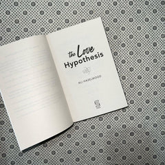 the love hypothesis by ali hazelwood