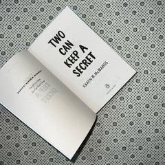 two can keep a secret coloured edges by karen m mcmanus