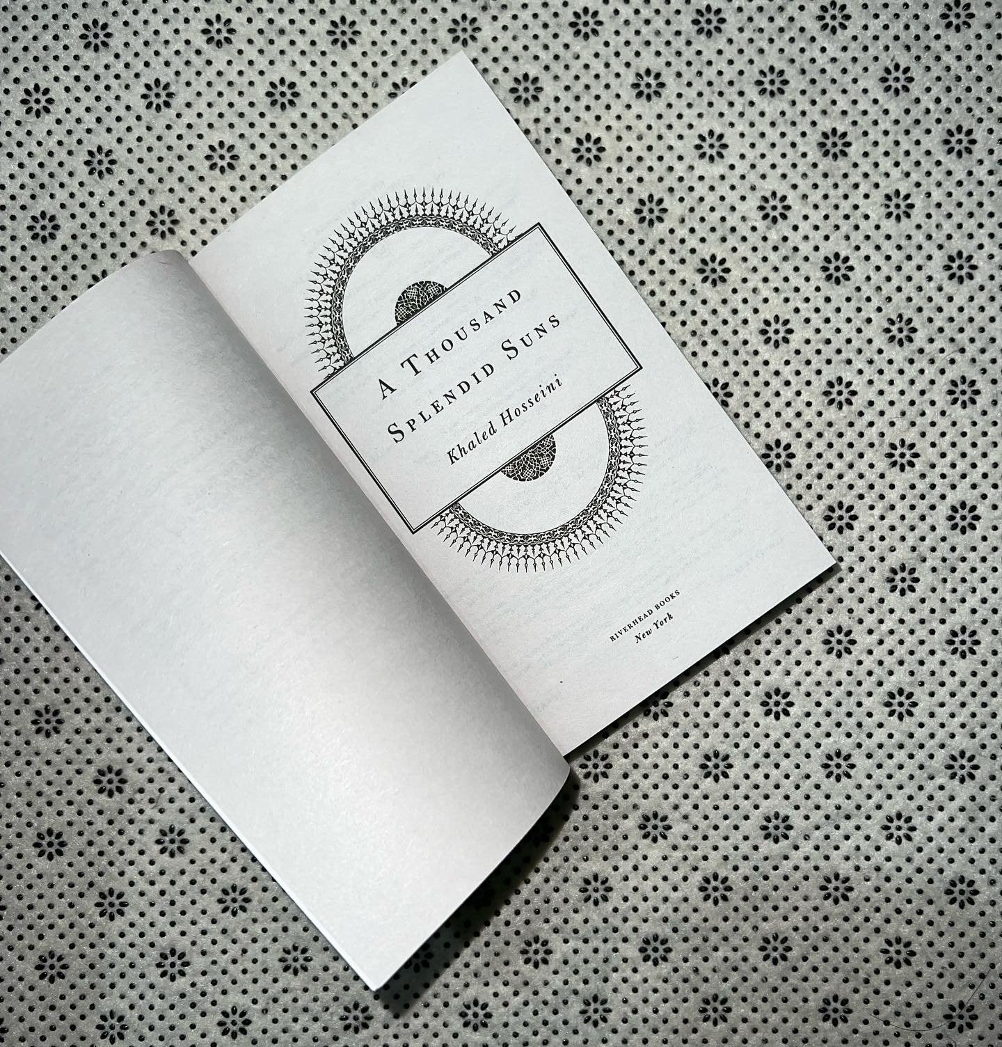 a thousand splendid suns pocket sized edition by khaled hosseini
