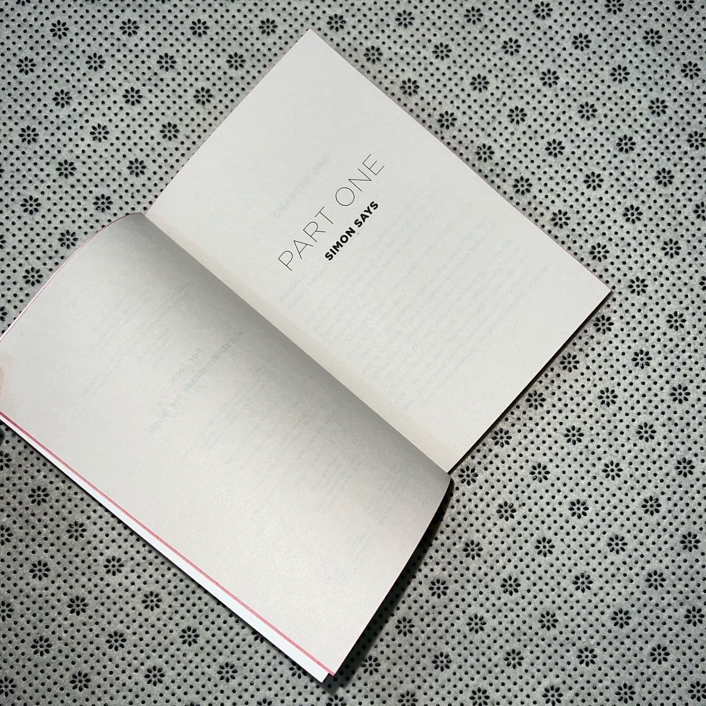 one of us is lying one of us is lying book 1 coloured edges by karen m mcmanus