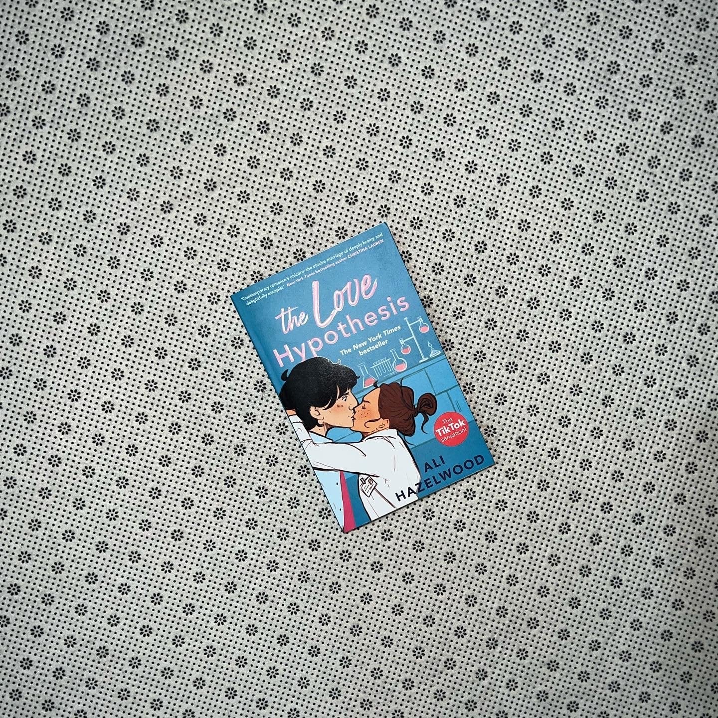 the love hypothesis by ali hazelwood