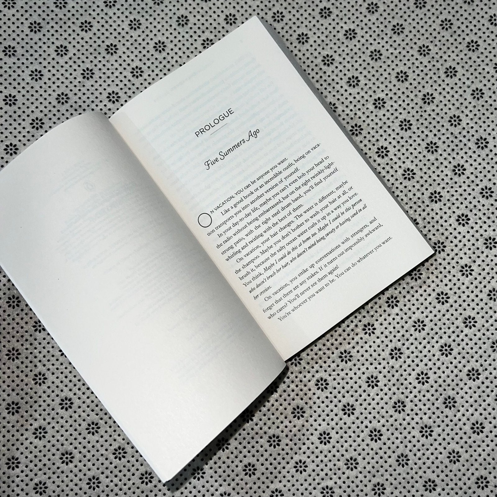 people we meet on vacation by emily henry