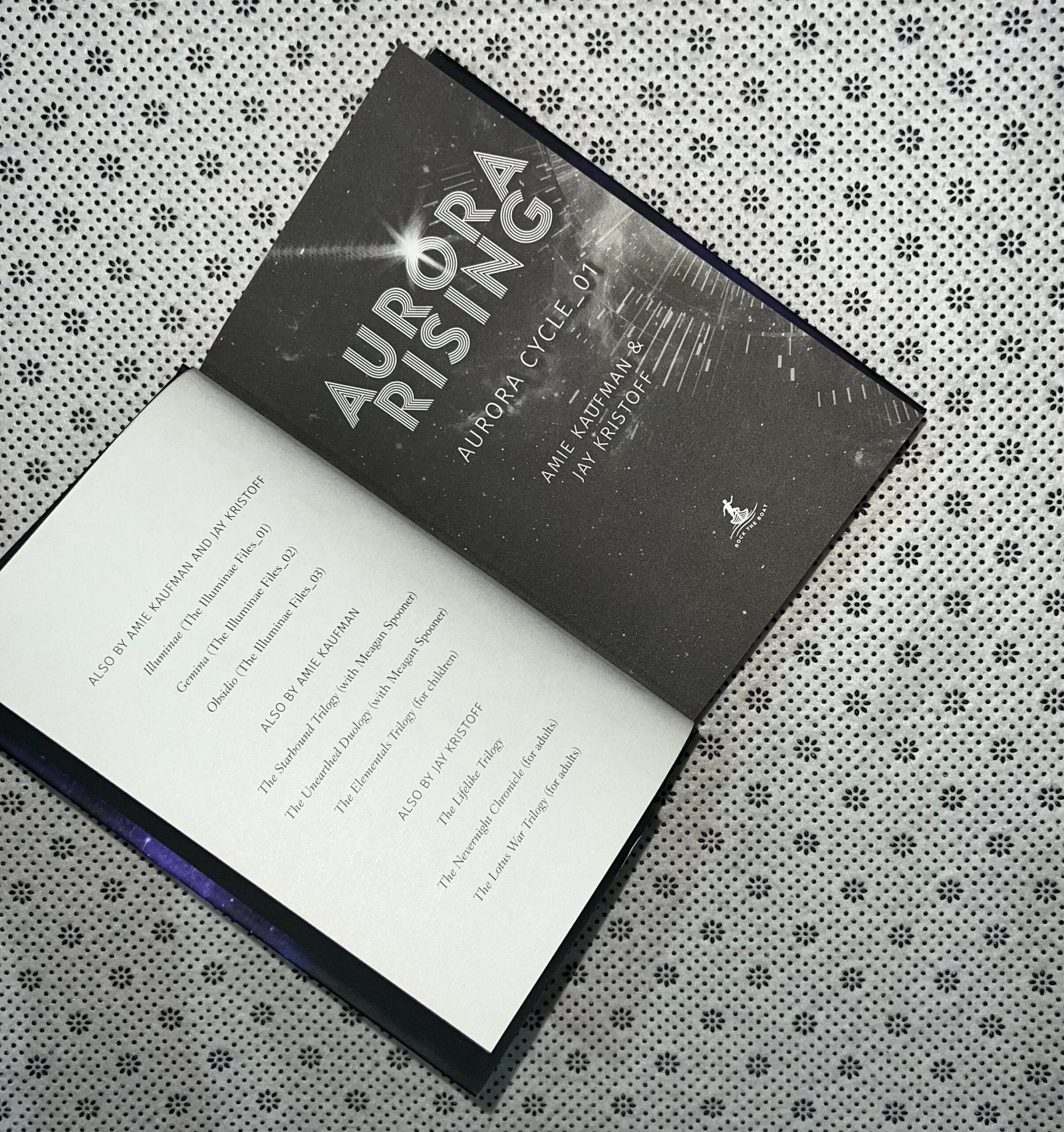 aurora rising the aurora cycle series book 1 by amie kaufman