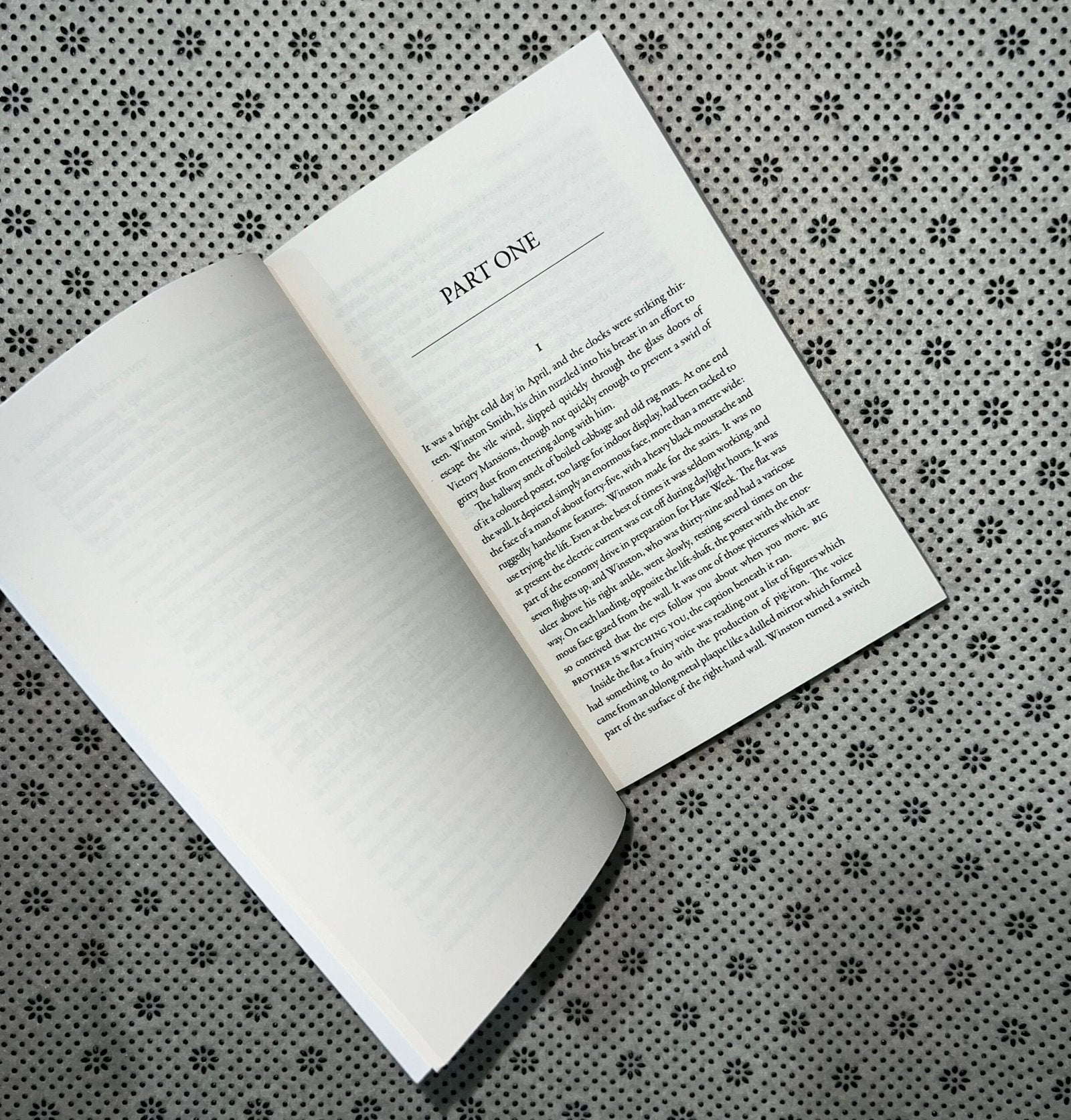 1984 introduced by d j taylor by george orwell