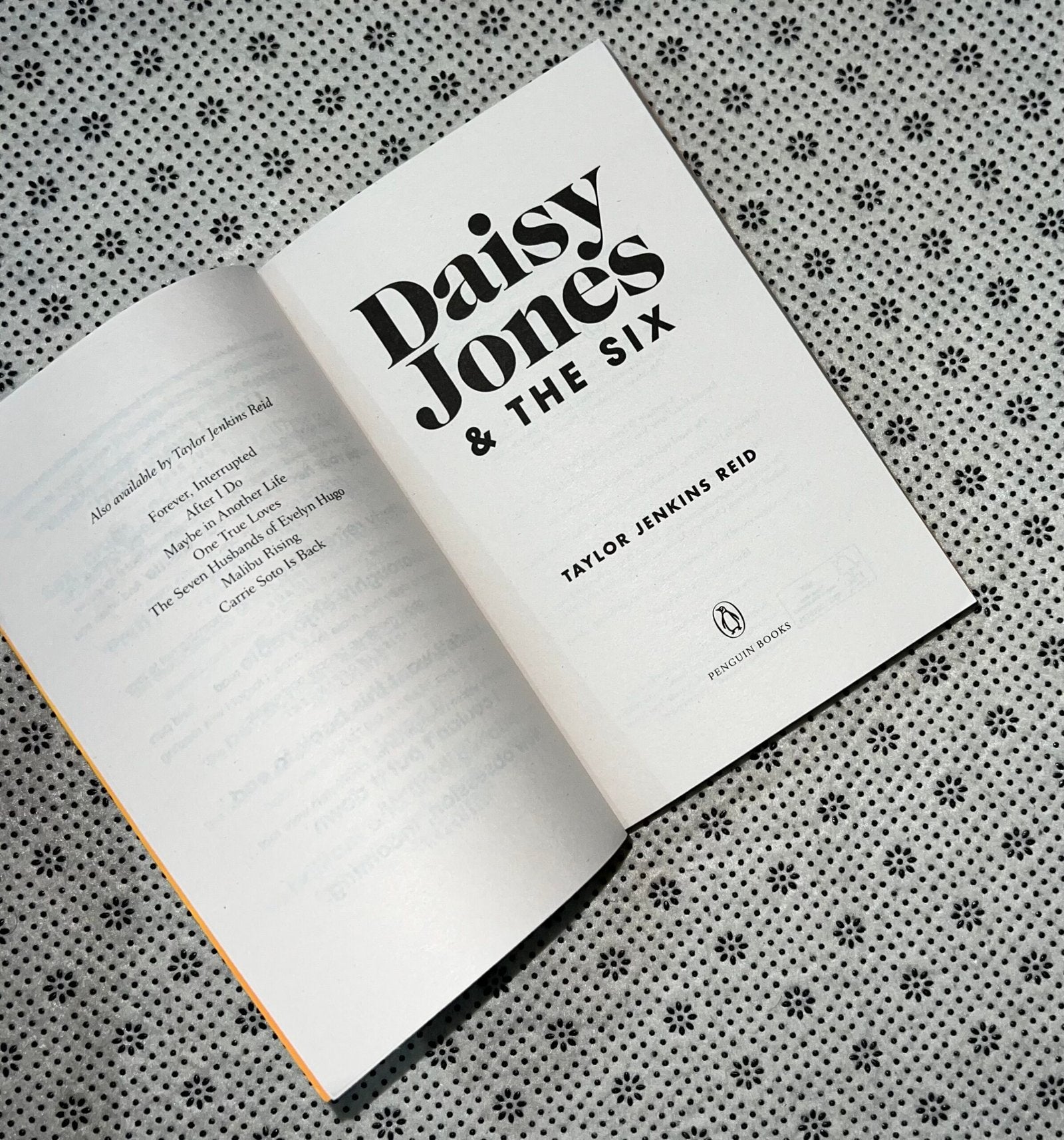 daisy jones the six new york times bestseller by taylor jenkins reid