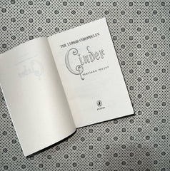 cinder the lunar chronicles book 1by marissa meyer