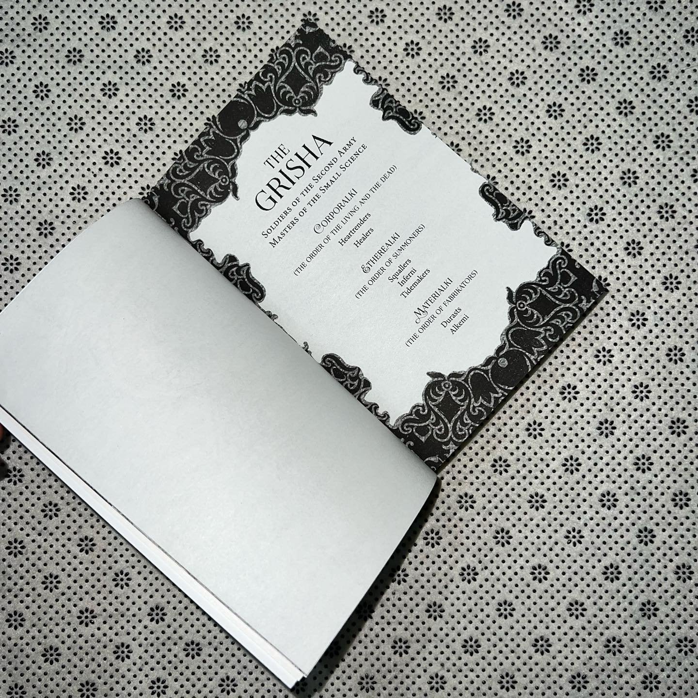 six of crows six of crows series book 1 by leigh bardugo