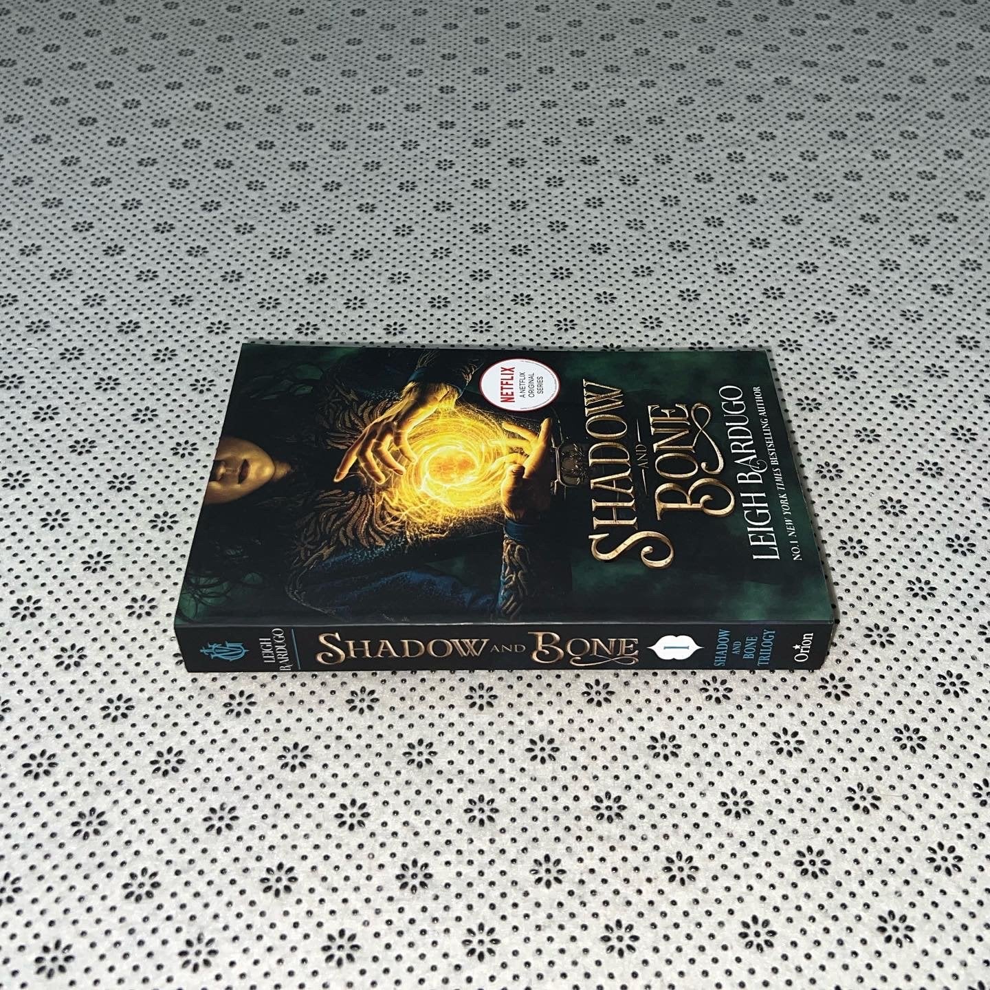 shadow and bone shadow and bone trilogy book 1 by leigh bardugo