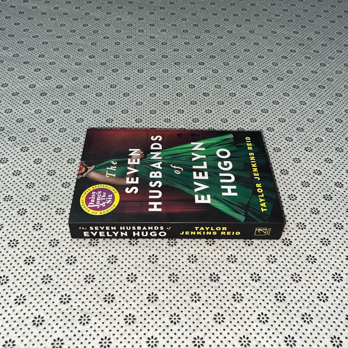 the seven husbands of evelyn hugo by taylor jenkins reid