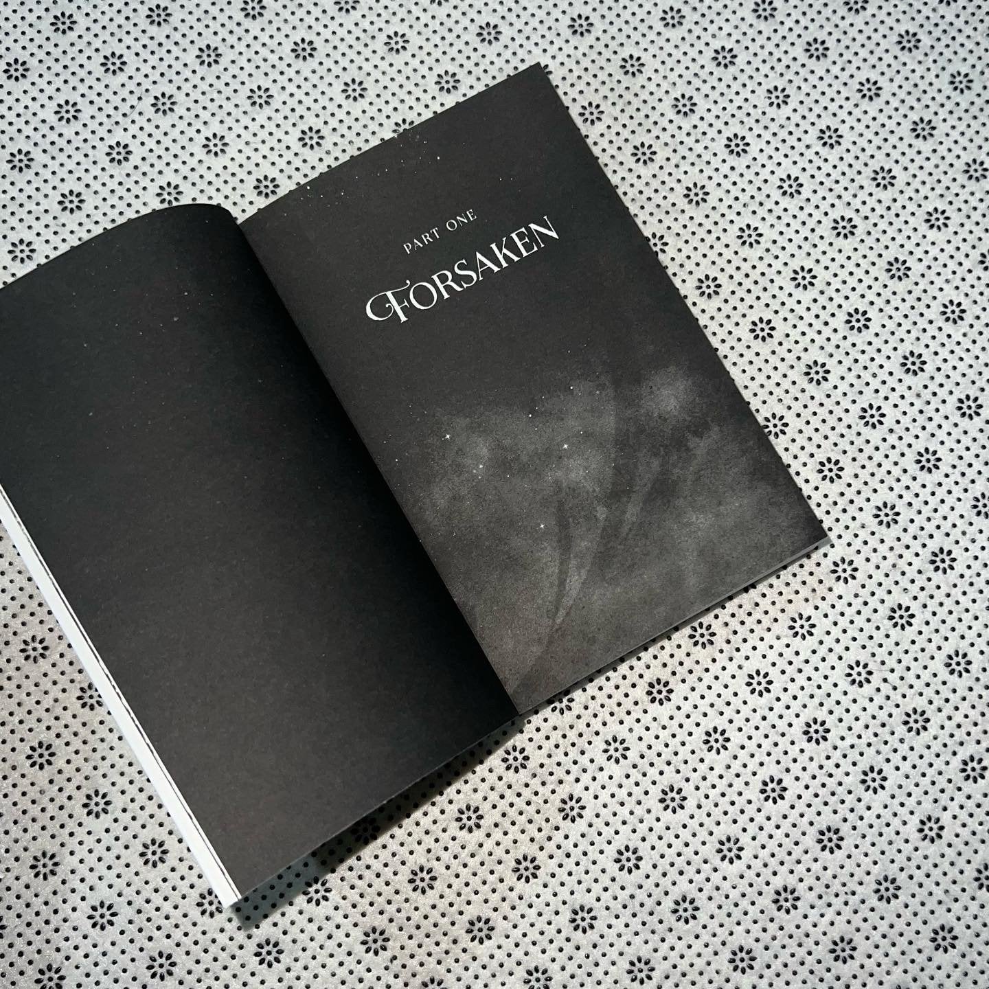 crooked kingdom six of crows series book 2 by leigh bardugo