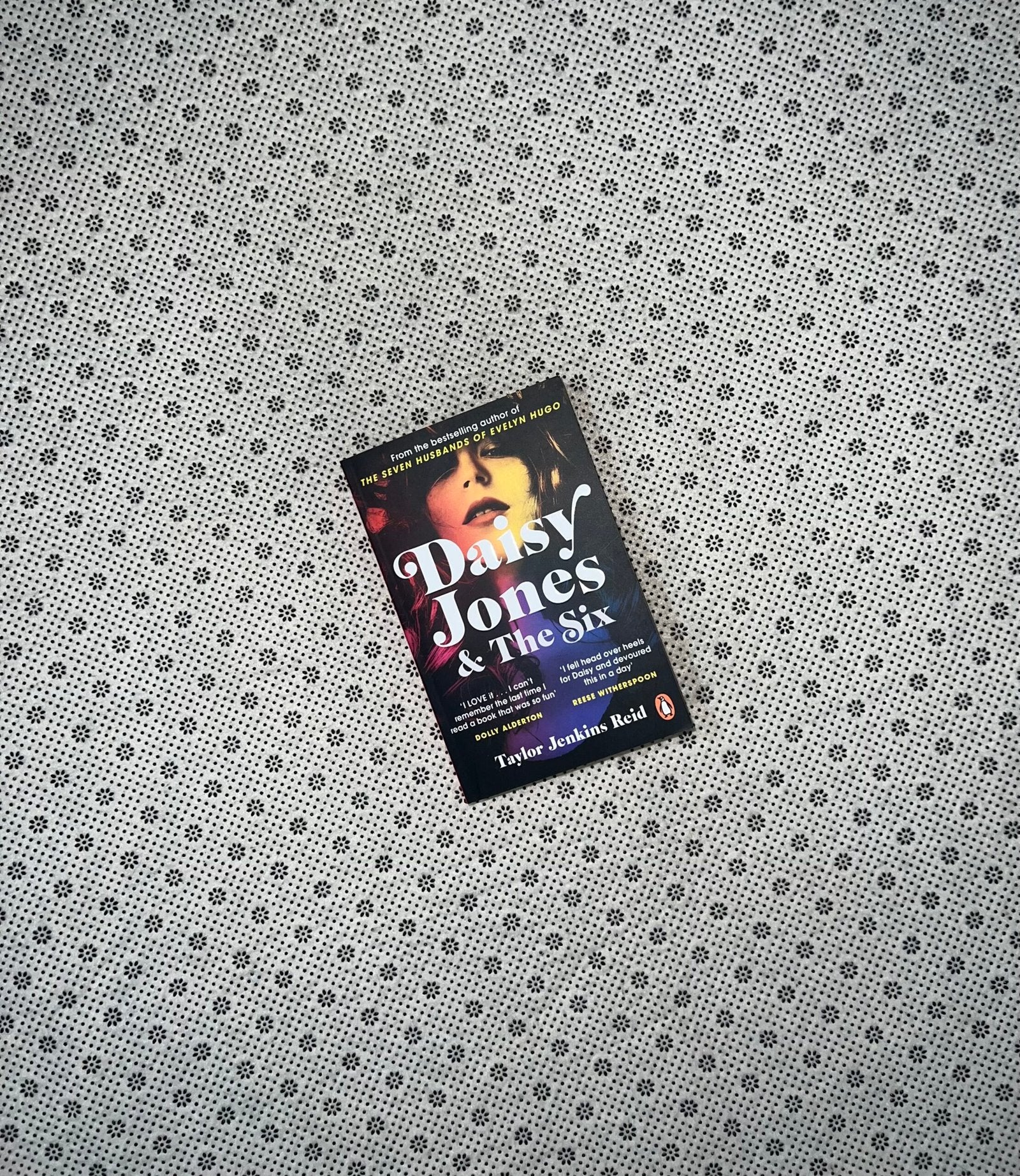 daisy jones the six new york times bestseller by taylor jenkins reid